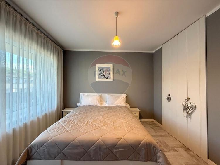 Apartament cu 2 camere semidecomandat, mobilat în Florești