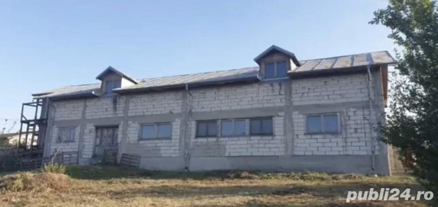 Casă cu 6 camere cu Teren 1100 Mp în Ștefăneștii de Jos