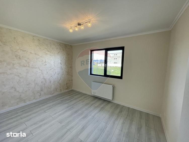 Casă cu 4 camere cu Teren 497 Mp în Câmpineanca