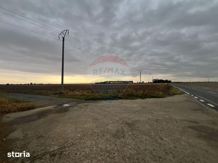 Teren de 27882 mp, în Dor Mărunt
