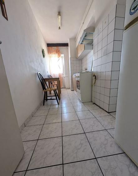 Garsonieră decomandată în Lunei