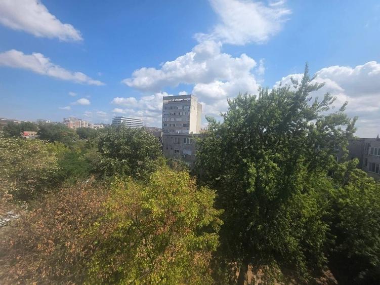 Apartament cu 2 camere decomandat în Decebal