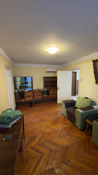 Apartament cu 2 camere decomandat în Abator