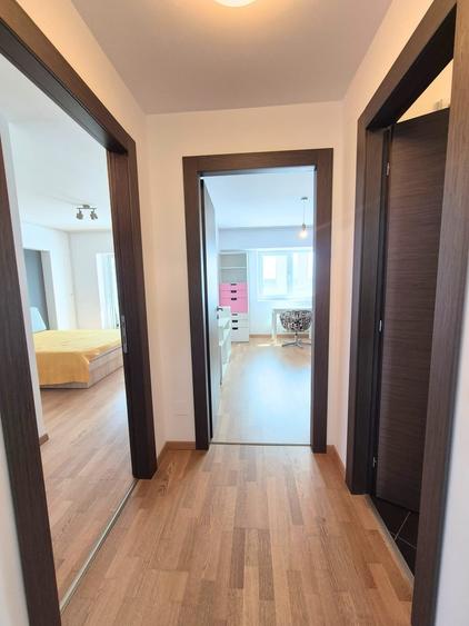 Apartament cu 3 camere decomandat în Metalurgie