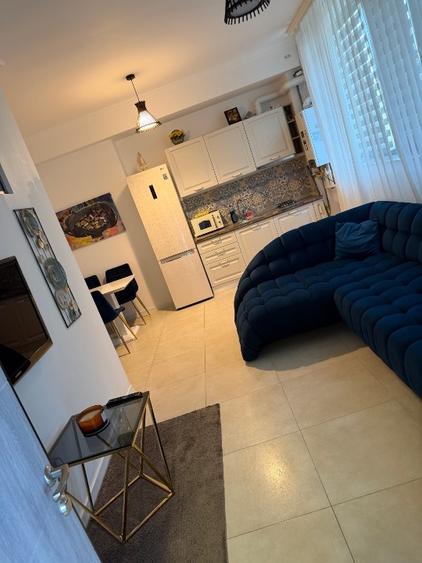 Apartament cu 2 camere semidecomandat, mobilat în Nord