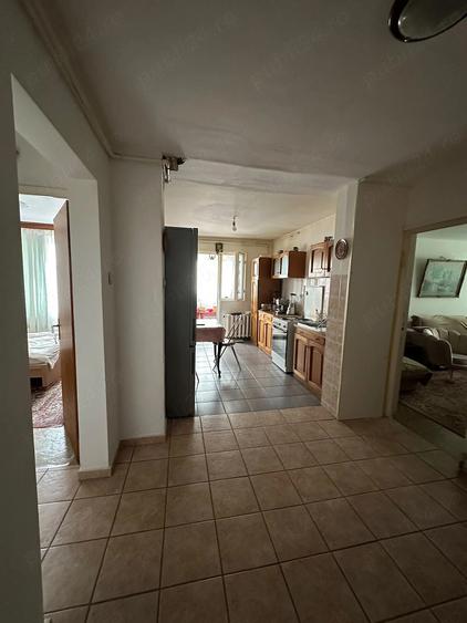 Apartament cu 4 camere decomandat în Rahova