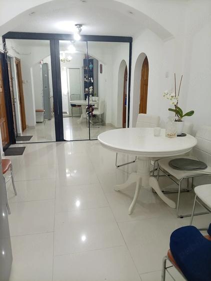 Apartament de vanzare - 1