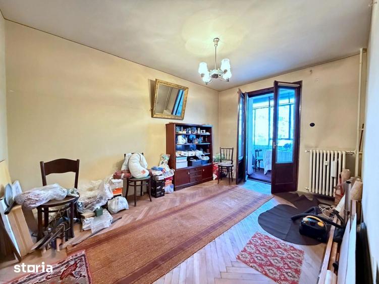 Apartament cu 3 camere în Tei