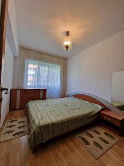 Apartament cu 3 camere decomandat în Colentina