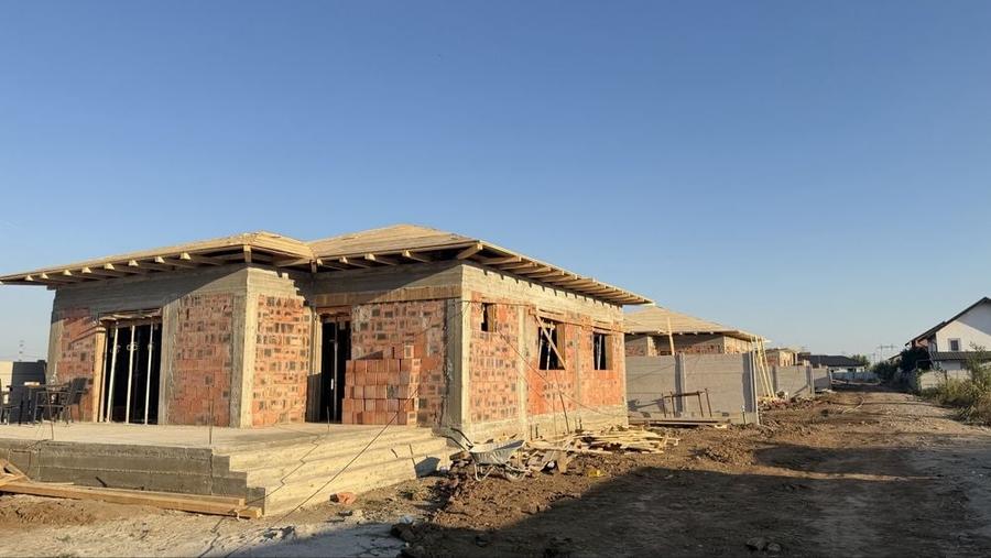Casă cu 3 camere în Clinceni