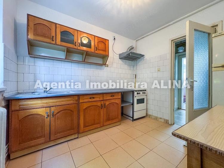 Apartament cu 4 camere decomandat în Progresul