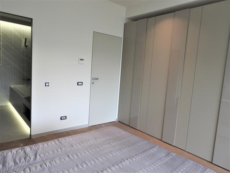 Apartament cu 4 camere decomandat, mobilat în Iancu Nicolae