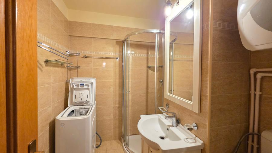 Apartament cu 2 camere decomandat în Titulescu