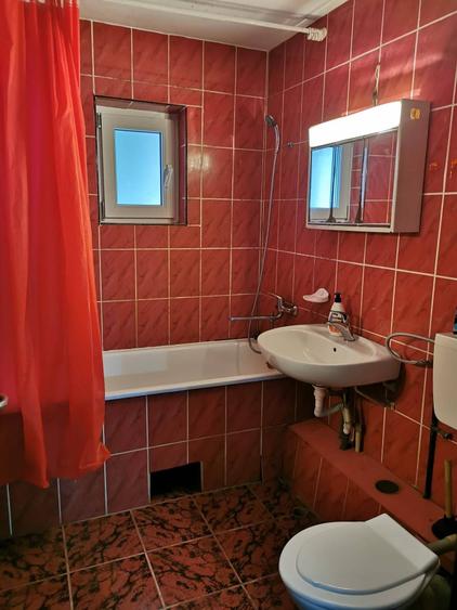 Apartament cu 3 camere decomandat în Mărăști
