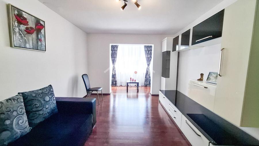 Apartament cu 3 camere decomandat, mobilat în Aurel Vlaicu