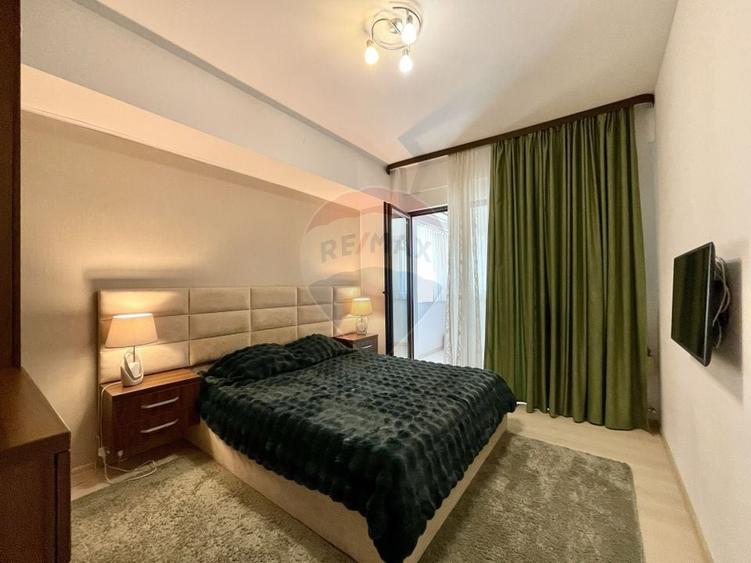 Apartament cu 3 camere decomandat, mobilat în Central