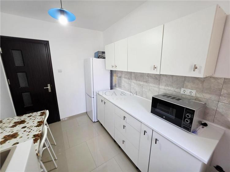 Apartament cu 3 camere decomandat în P-ța Doina
