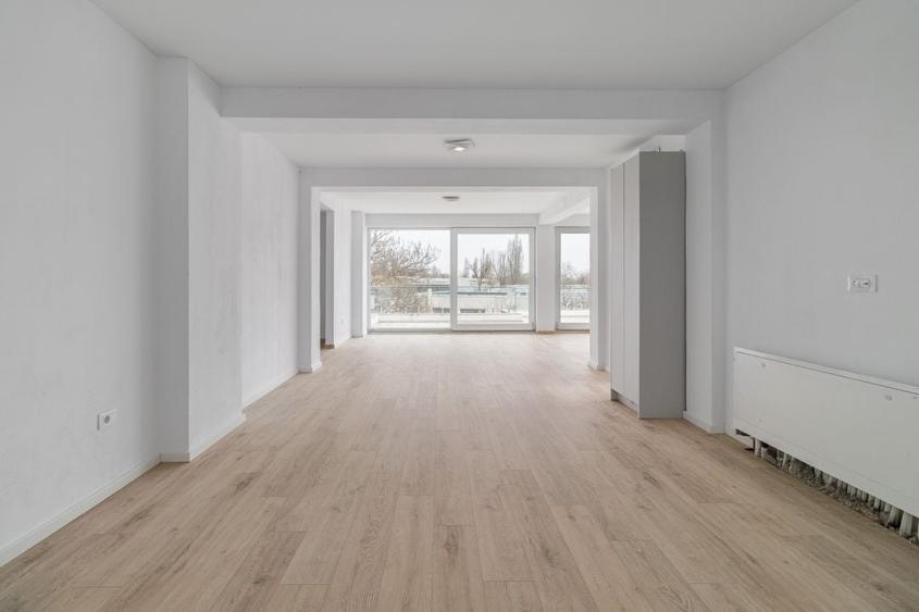 Apartament cu 5 camere semidecomandat, mobilat în 1 Decembrie