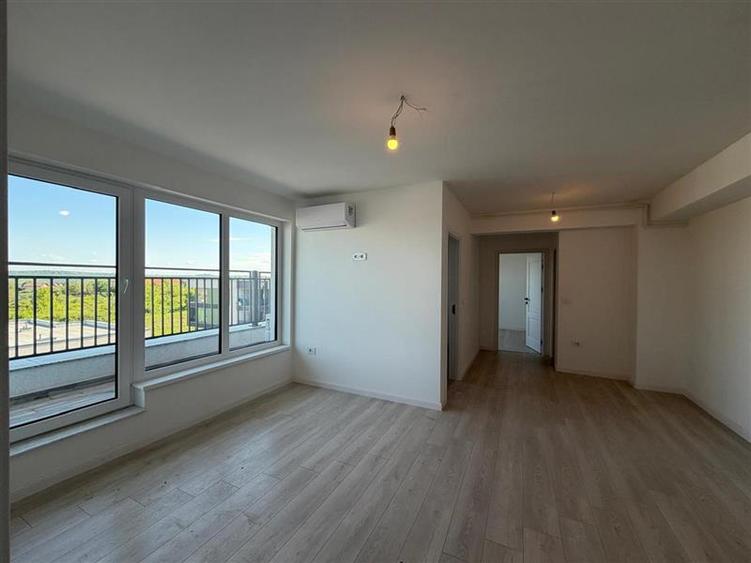 Penthouse cu 3 camere decomandat în Păcurari