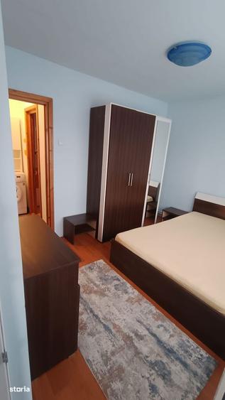 Apartament cu 3 camere decomandat în Carrefour