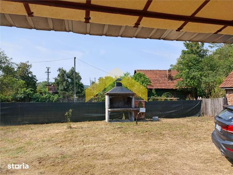 Casă cu 3 camere în Cuiaș