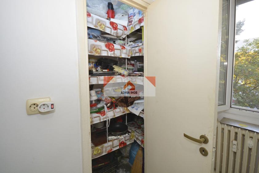 Apartament cu 3 camere decomandat în Giurgiului