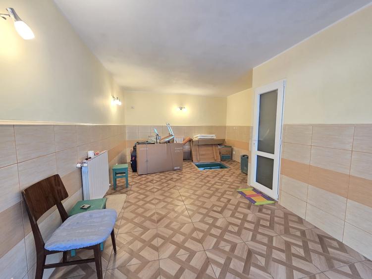 Spațiu comercial, de 62 mp, în Micro 17