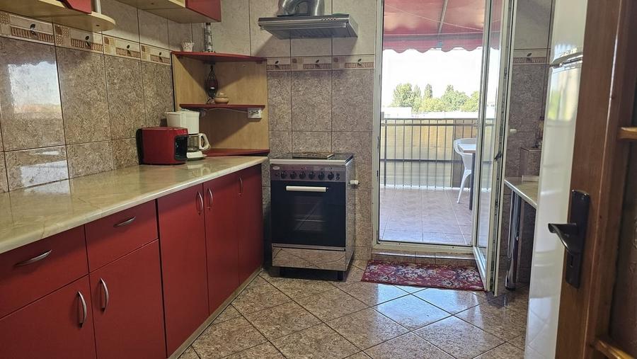 Apartament cu 4 camere semidecomandat în Nord