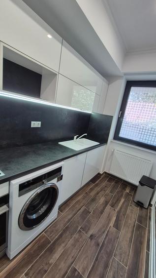 Apartament cu 3 camere decomandat în Kiseleff