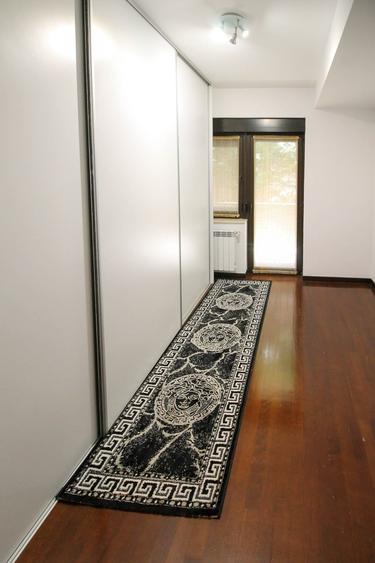 Apartament cu 4 camere semidecomandat, mobilat în Iancu Nicolae