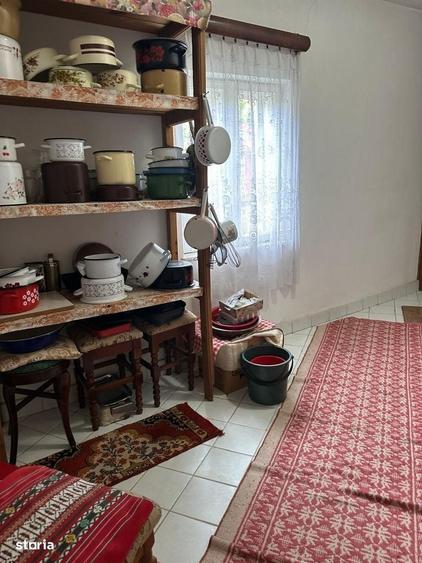 Casă cu 4 camere cu Teren 1800 Mp în Central