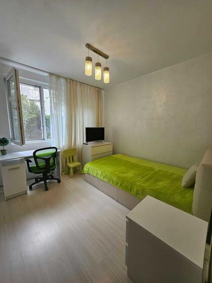 Apartament cu 3 camere semidecomandat în Drumul Taberei