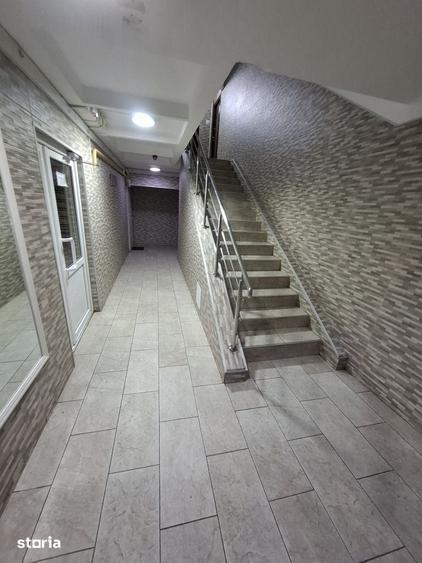 Apartament cu 3 camere decomandat în Tei