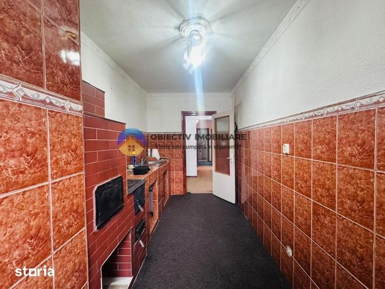 Apartament cu 4 camere decomandat în Ceahlău