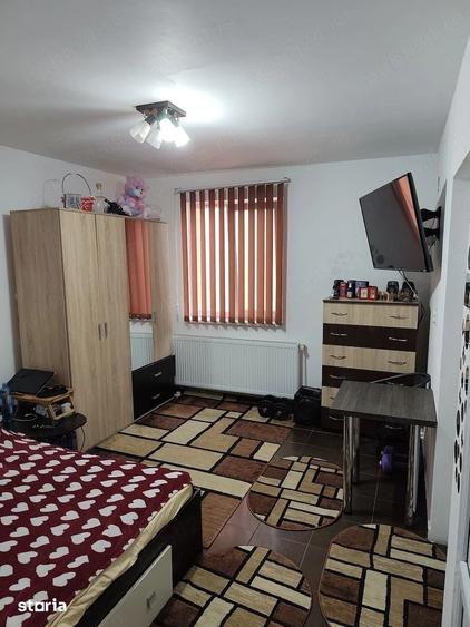 Casă cu 6 camere cu Teren 108 Mp în Tomis I