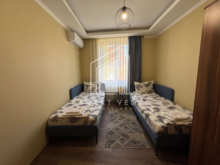 Casă individuală cu 8 camere cu Canalizare în Central