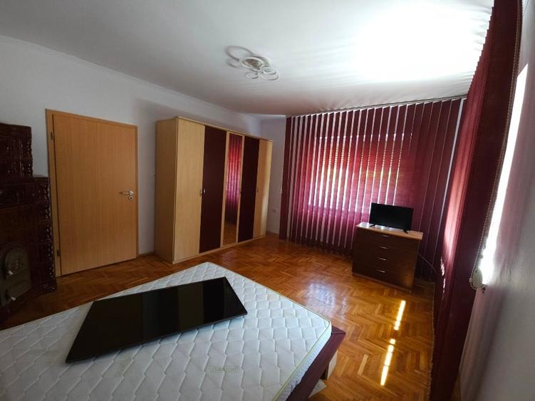 Casă individuală cu 3 camere cu Canalizare în Girocului