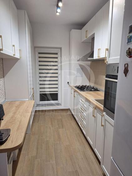 Apartament cu 3 camere decomandat, mobilat în Ozana