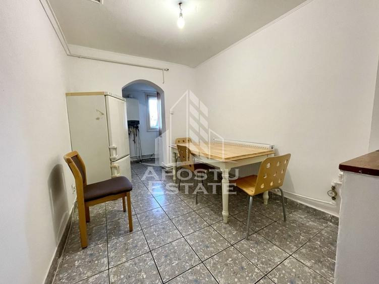 Apartament cu 2 camere decomandat, mobilat în Girocului