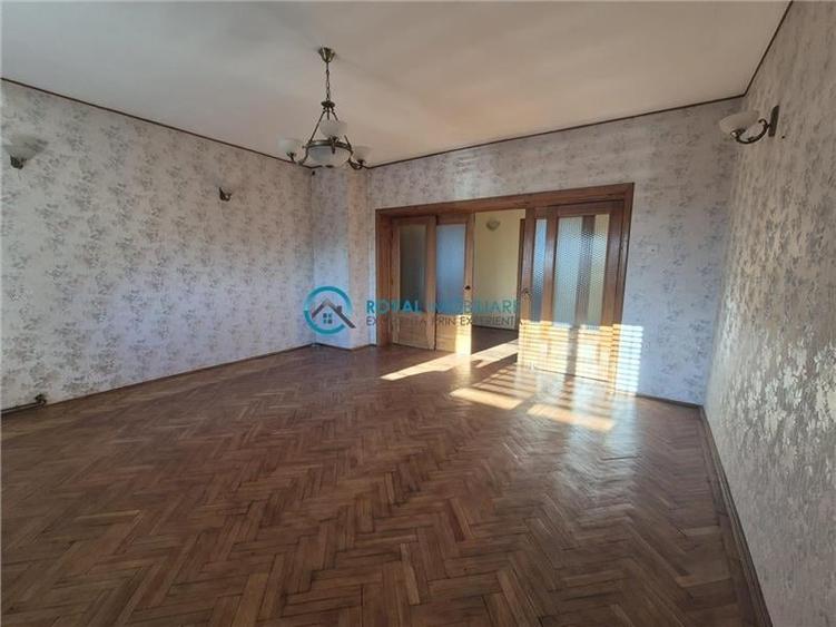Casă individuală cu 8 camere cu Teren 2531 Mp în Găgeni