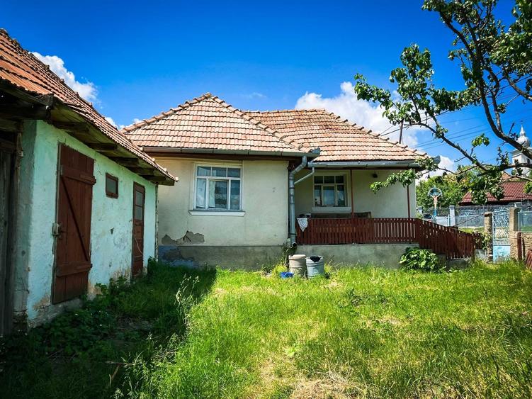 Casă cu 2 camere în Ceanu Mic