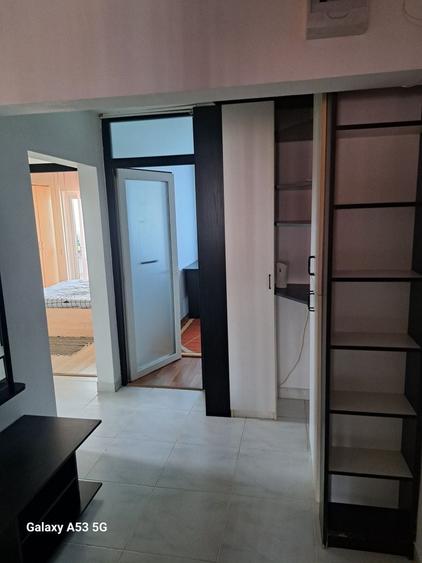 Apartament cu 3 camere decomandat în Ștefan cel Mare