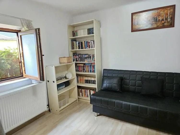 Casă cu 4 camere cu Teren 1000 Mp în Odobești
