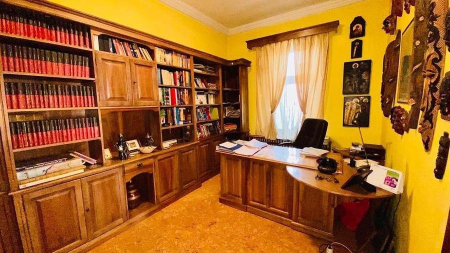 Casă individuală cu 5 camere cu Canalizare în Hălchiu