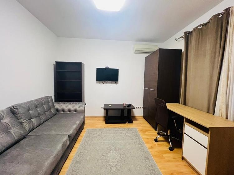 Garsonieră decomandată, mobilată în Politehnica