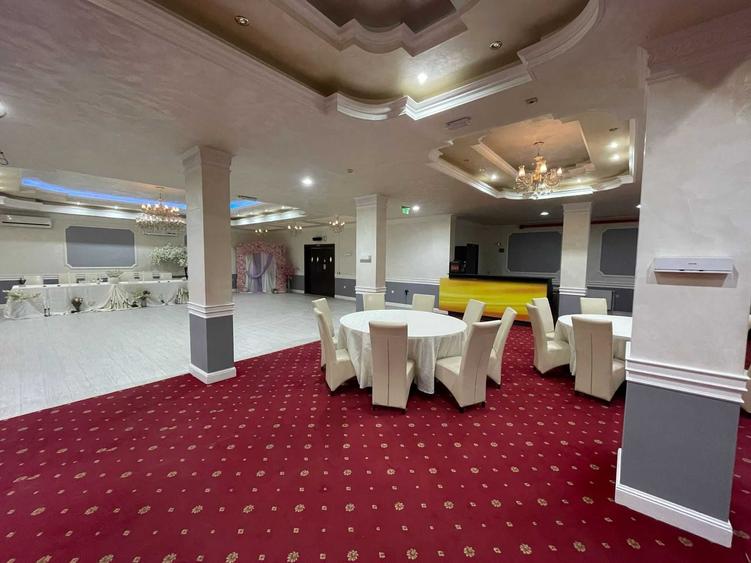 Spațiu comercial, de 2,512 mp, în Coman