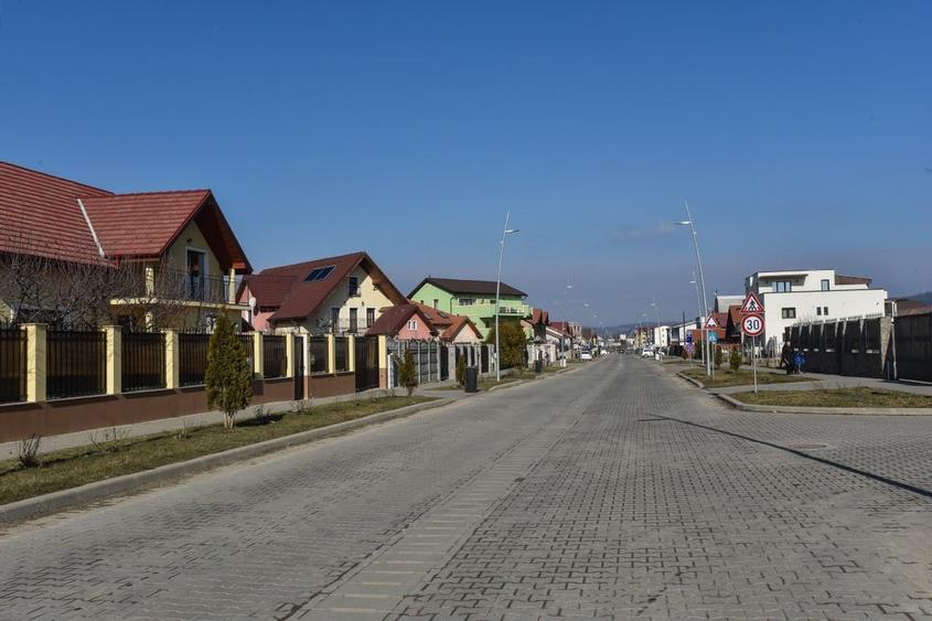 Apartament cu 3 camere decomandat în Șelimbăr