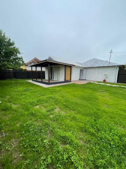 Casă cu 2 camere cu Teren 400 Mp în Păun