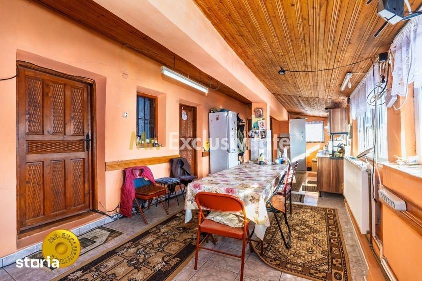 Casă cu 8 camere cu Teren 5232 Mp în Căldăraru