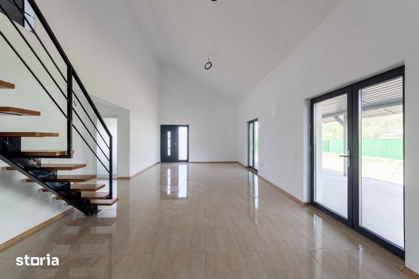 Casă cu 4 camere cu Teren 500 Mp în Drăganu